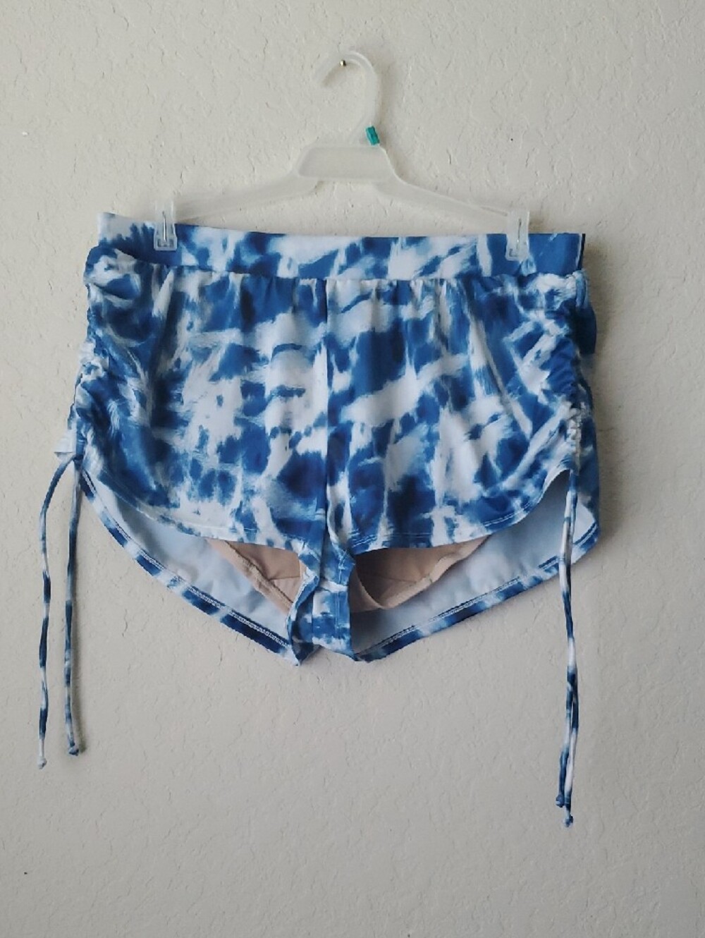 SWIM by Cacique Blue & White ie-dye drawstring swim shorts with ruched sides.